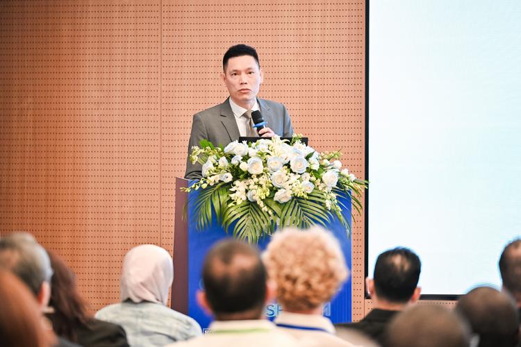 任命Fabio M. Benedetti博士为首席医学官