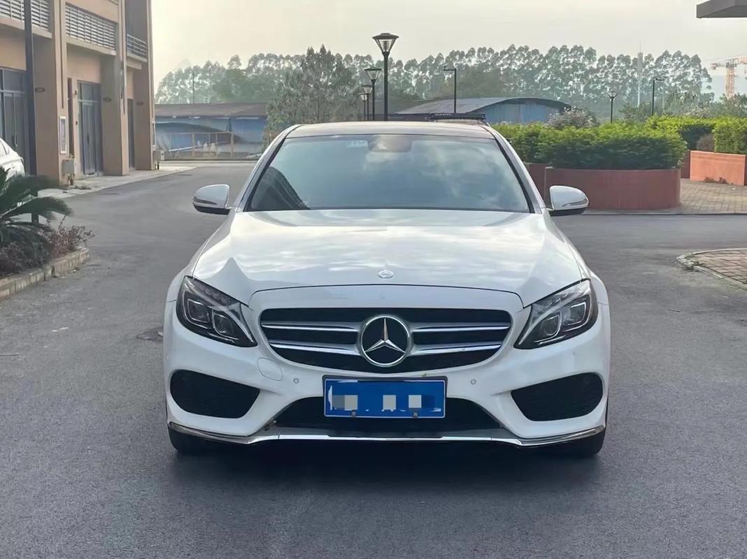 奔驰年内将推15款新车