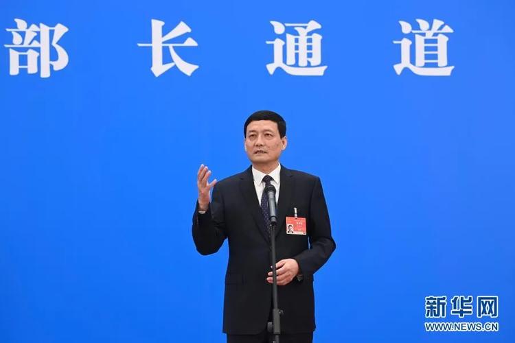 肖亚庆:加快推进新能源汽车产业高质量发展