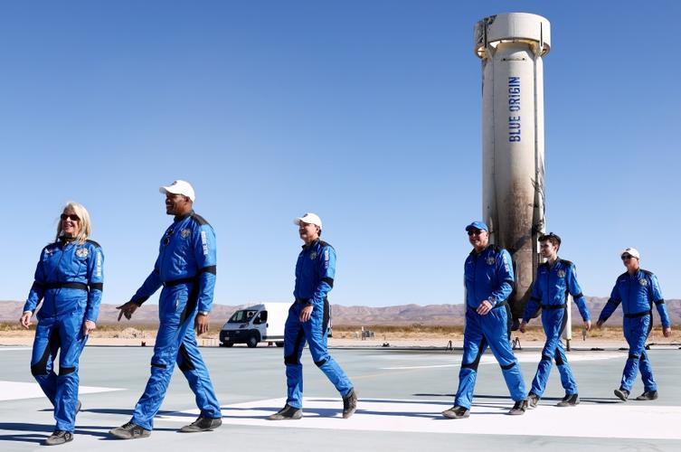 贝索斯的太空公司蓝色起源试飞“新谢泼德”:离载人“很近”