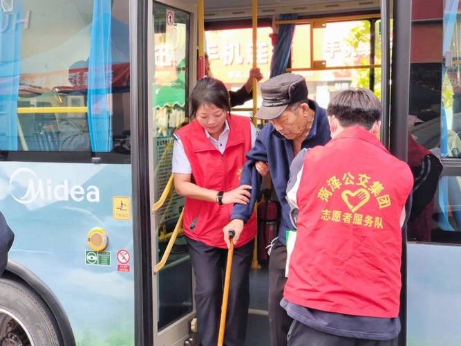 七部门:确保“智能时代”老年人日常交通出行便利