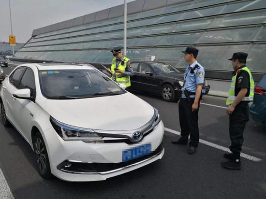 暴风集团遭立案调查；滴滴上海已领超千万元罚单