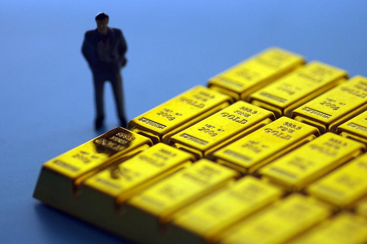 国际金价上半年涨超25% 避险需求支撑下或继续走高