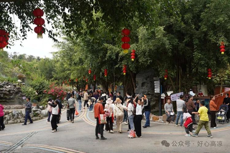 旅游市场持续火爆 文旅消费活力足人气旺