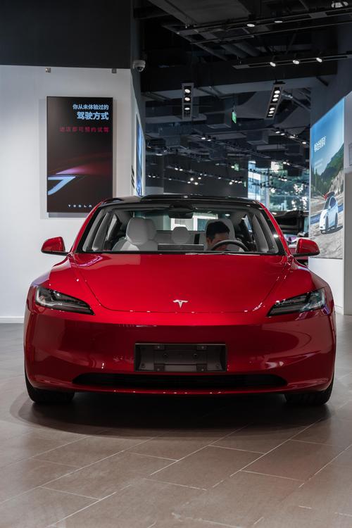 新款特斯拉中国制造Model 3在北京开始全面交付