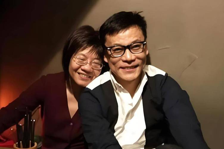 李国庆遭当当CEO兼夫人俞渝痛批:嘴巴闲不住