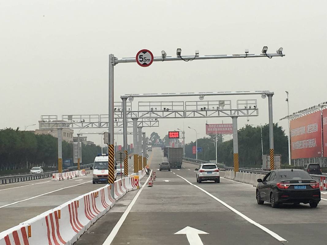 北京启动首批高速公路入口治超非现场执法工作