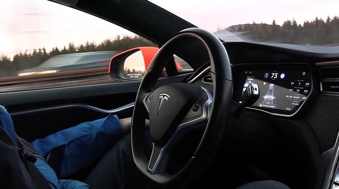 Autopilot再惹争议 特斯拉的黑科技到底靠不靠谱？