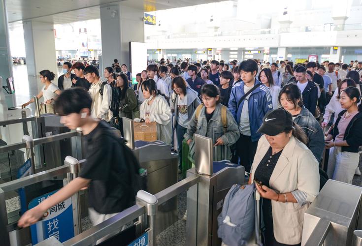 国庆前五日全国道路预计发送旅客2.37亿人次