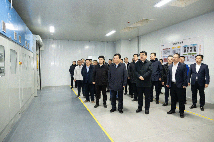 山东重工、潍柴集团与百度举行会谈：共话用AI激活生产新动能