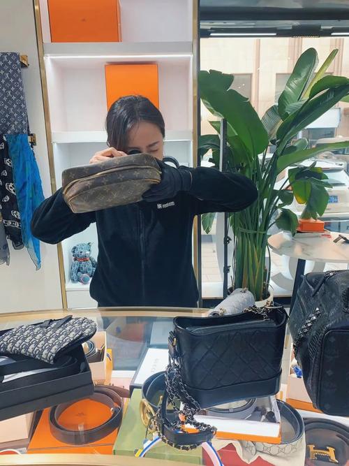 真假?奢侈品店,8万月薪都招不到店长?