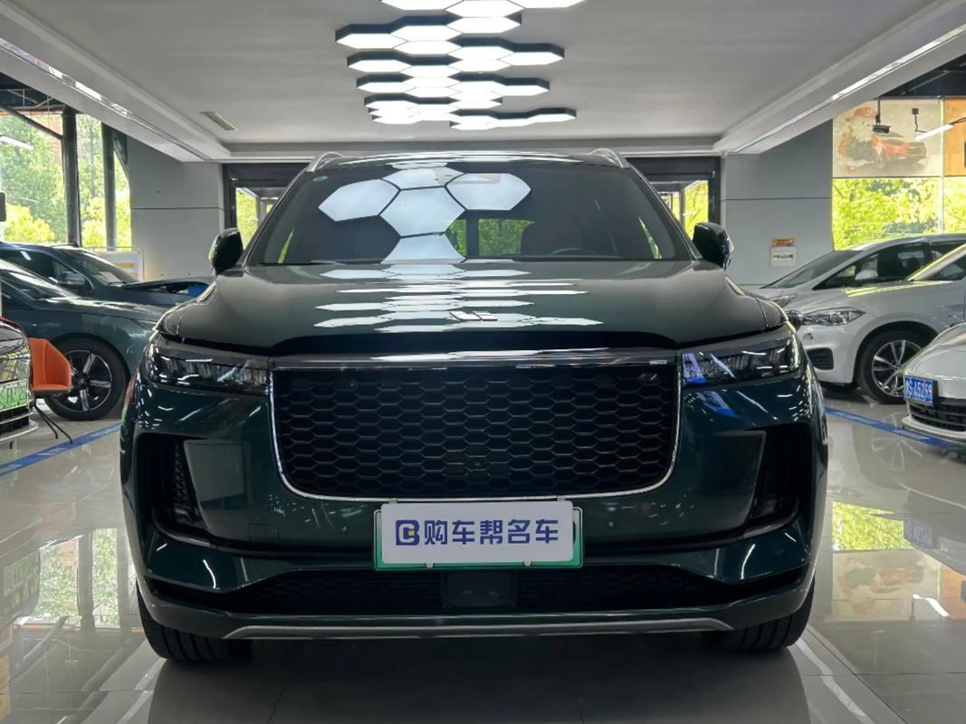 奔驰EQS半年直降30万，理想ONE三年才降2万，为啥被骂的是理想？