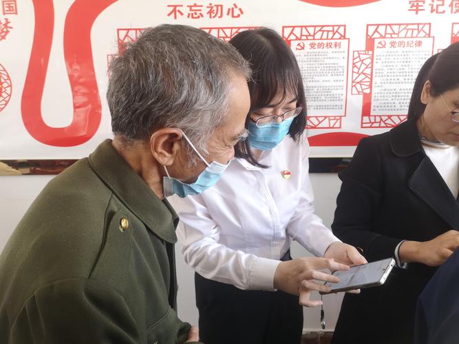 广西移动开展中秋节关爱“银发族”活动
