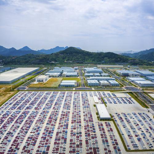 “刷新”新汽车时代，产业跨越“分水岭”要分几步走？