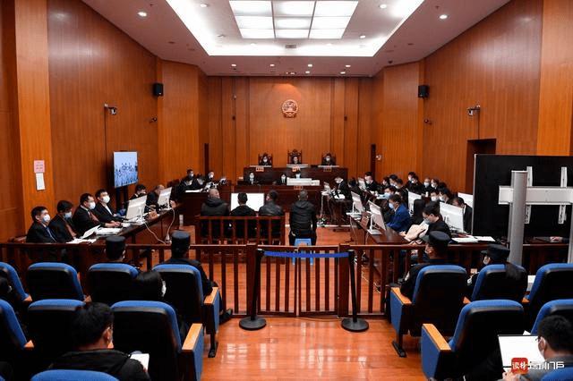 牢底坐穿！这家A股公司实控人被判无期 非法吸收存款149亿 身负11宗罪