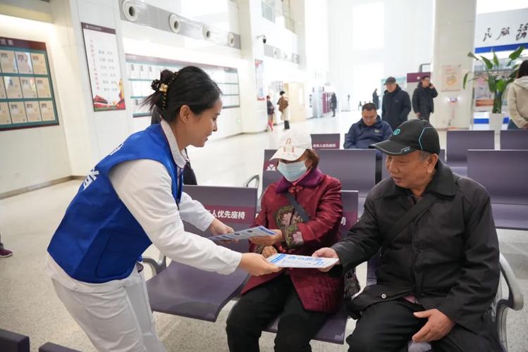问诊老年友善医疗建设五大困扰 蓝马甲发布一体化数字就医服务