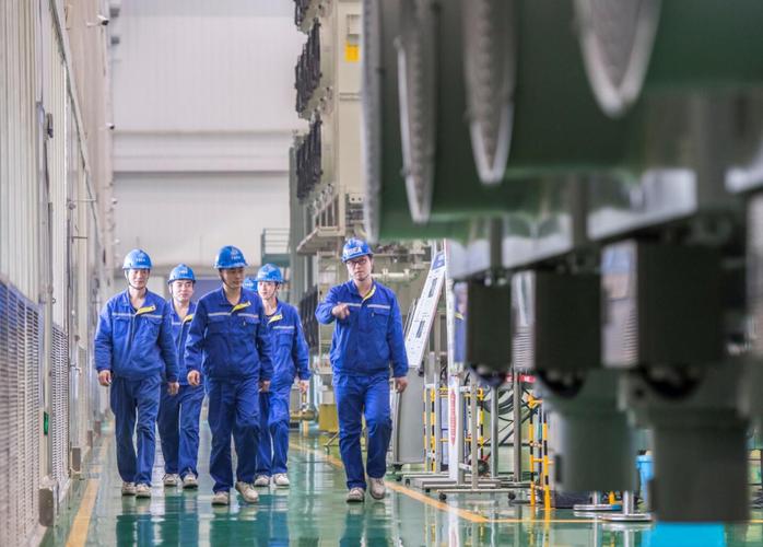 特变电工：新特能源新疆多晶硅生产线设计产能为6.6万吨年