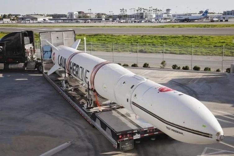 维珍轨道将10颗卫星送入轨道 成功完成首次机载卫星发射任务
