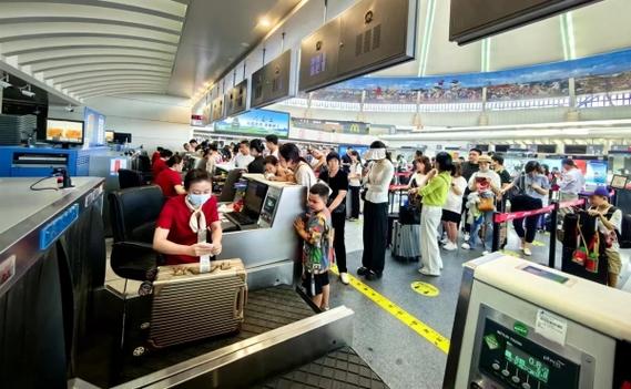 上海机场：今年4月旅客吞吐量较上年同期下滑87.18%