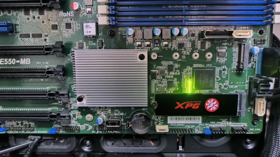 工信部：着力补齐高端服务器、CPU、专用芯片等短板