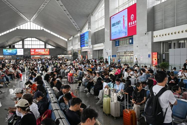 国庆中秋假期全国道路预计发送旅客3.79亿人次
