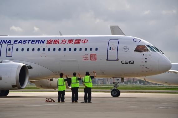 C919单笔最大订单落地:中国东航增订100架 未来8年分批交付