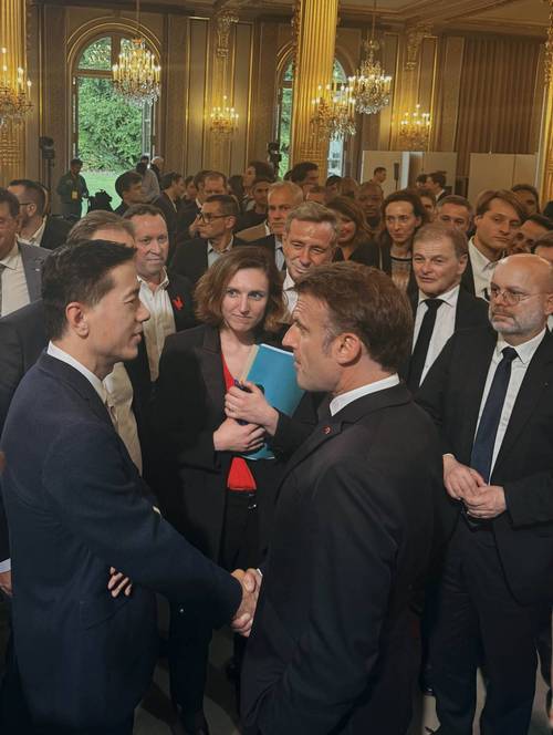 李彦宏现身法国科技大会 谈应用驱动中国AI快速发展