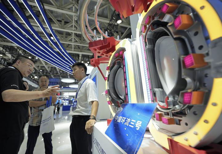 工信部:我国智能手机、工业机器人等新产品产量位居全球首位