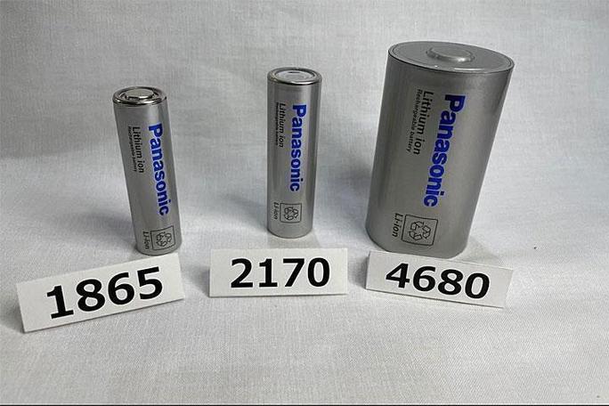 松下计划今年晚些时候生产特斯拉4680电芯