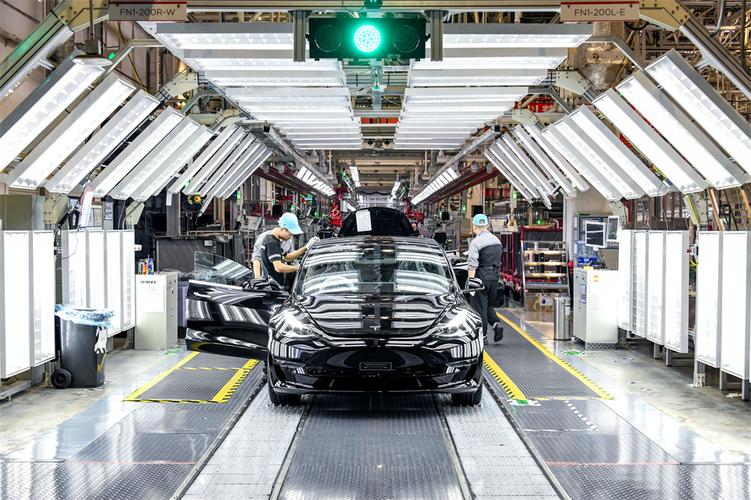 特斯拉上海工厂再曝内部图：已有Model 3车身下线