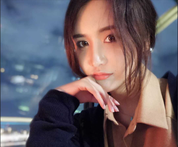 YY回应被禁主播陈一发儿疑现身直播：使用语音群聊天功能 已冻结