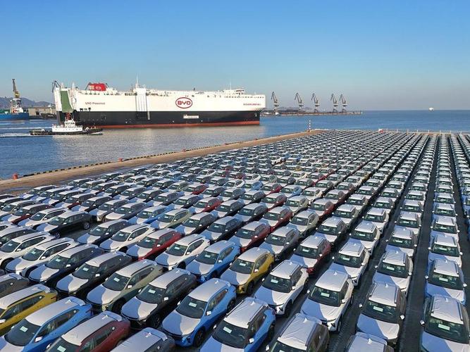 上海口岸今年上半年累计出口汽车55.6万辆 汽车行业出口增长56.9%